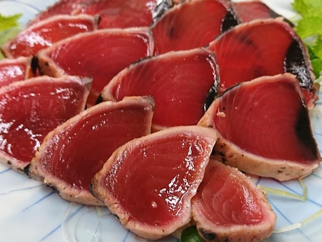 静岡焼津のカツオのわら焼き_しゃぶしゃぶ ひらの