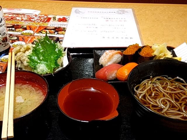 ラントセット
おそばホットにも出来ますよ。_回転寿司花いちもんめ岩見沢店