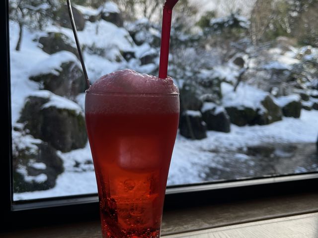 いちごクリームソーダ_百花の里 城山温泉