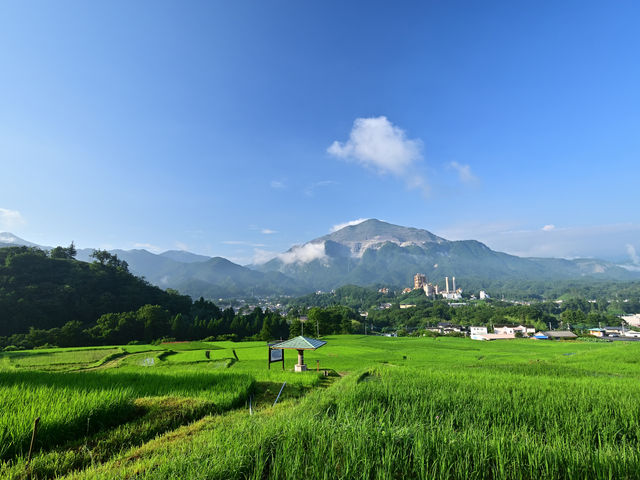 長い梅雨の明けた日
武甲山と棚田_横瀬町の寺坂棚田