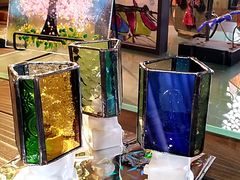 ステンドグラスギャラリー薔薇の木の写真1