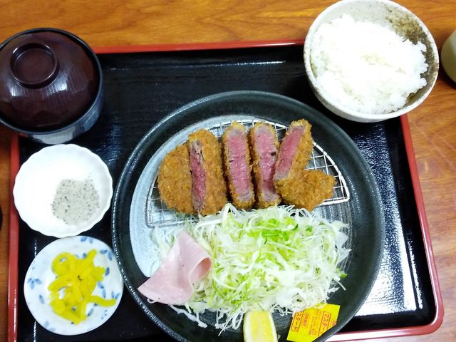 近江牛かつ定食・2,500円_いろは精肉店