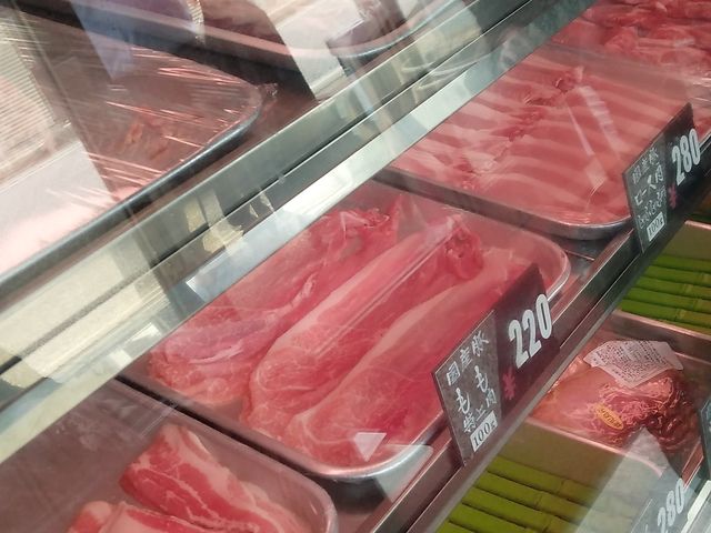 お肉屋さん側_いろは精肉店