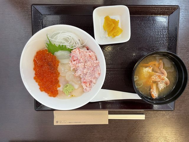 三色丼2,500円_寿司正