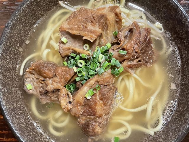 ソーキそば
そば処竹の子と言えば八重山そば!
お出汁がほんと美味しくて
毎日でも食べられます_そば処 竹の子