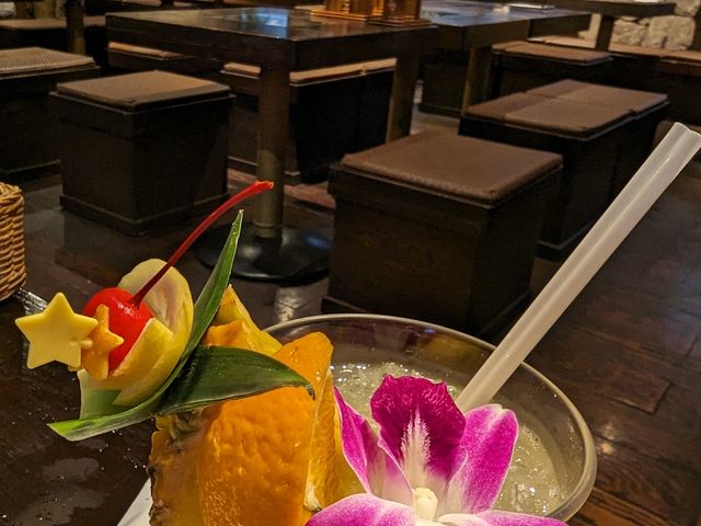 ハワイなお店なのでトロピカルカクテルも充実_サンアロハみなとみらい本店