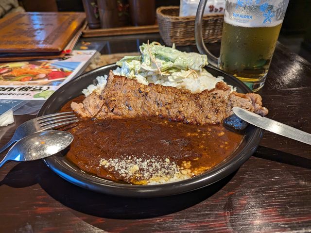 名部tメニューのステーキカレー_サンアロハみなとみらい本店