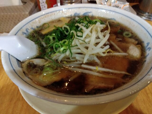 ラーメン並で760円。小さくもなく普通の大きさです。_たかばしラーメン 枚方店