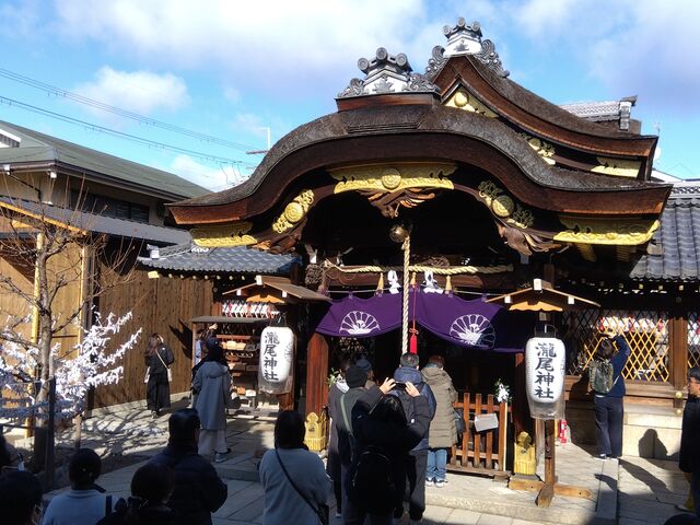 参拝に長蛇の列。_瀧尾神社
