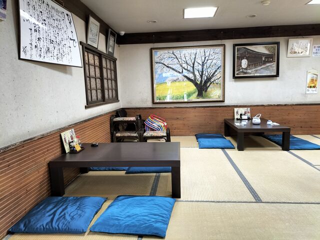 店内はお座敷、2階にもお席があります。_入船