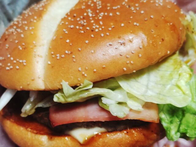 ベーコンとレタスのサムライマック、ベーコントマト肉厚ビーフバーガー。_マクドナルド九段下店