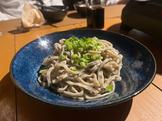 この「あざみ麺」を使ったそばが焦るぐらいうまいです_与那国むんぶカフェ&バー