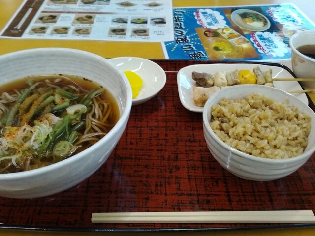 【温泉満喫】入浴と美唄名物「鶏めし」セットの画像です。美唄市には唯一無二なものがたくさんあります。_青の洞窟温泉 ピパの湯 ゆ〜りん館