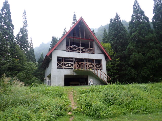 大日杉登山小屋