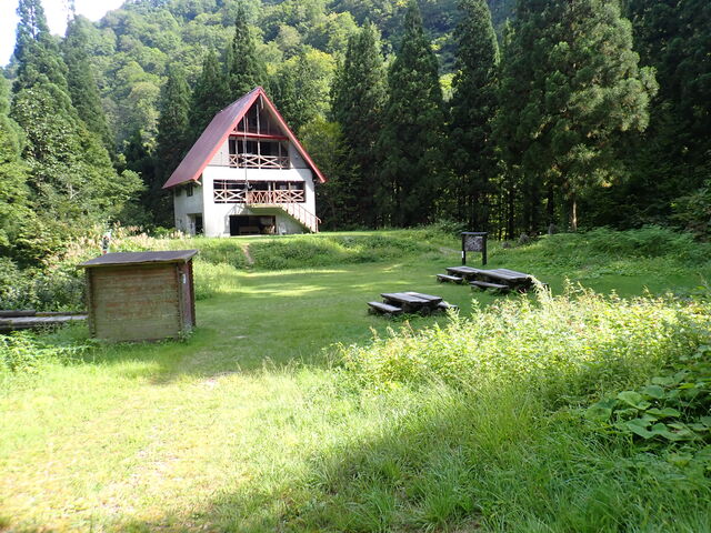 大日杉登山小屋