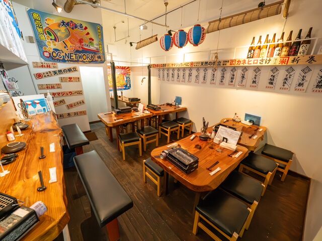 明るい店内_浜焼太郎 那覇店