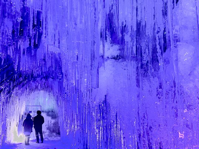 氷柱のトンネル_安倶里 まほら岩手