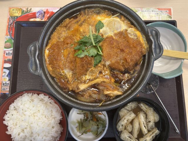グツグツ煮えてて熱々なカツ_華屋与兵衛 取手寺田店