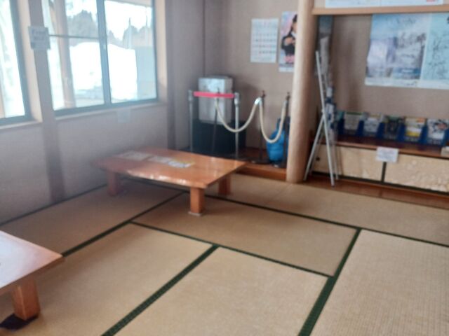 10畳の休憩所_街道の湯