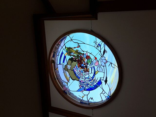 新館のステンドグラス_蔵の郷土館 齋理屋敷