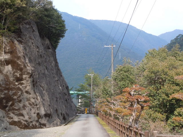 二津野ダム湖