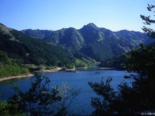 長沢ダム湖の写真1