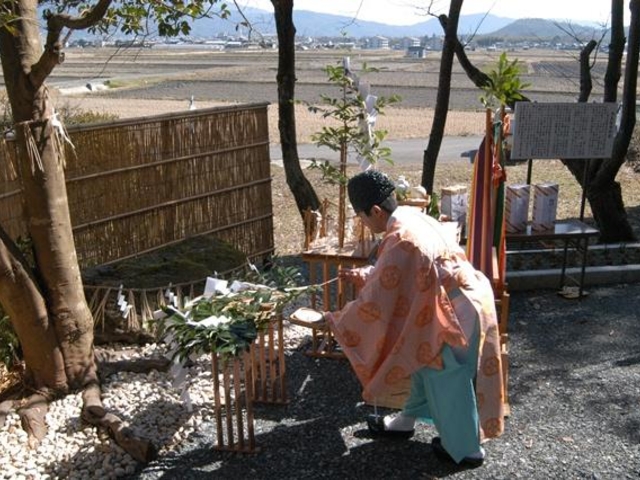 義経腰掛岩の写真1