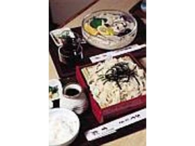 人気メニューの『とろろざるきしめん』_純手打うどん 百苑