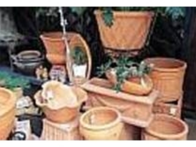 テラコッタの植木鉢は種類も豊富な人気商品_BALI ROAD