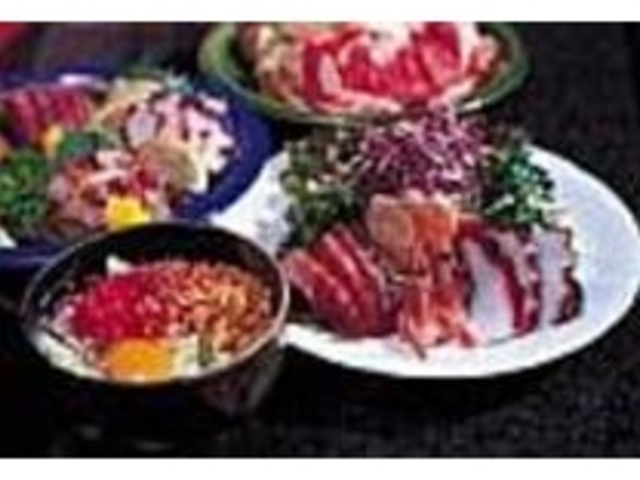 鉄板焼き以外にもメニューはかなり多い!_へんちくりん