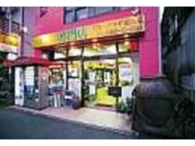 常時30数種のオリジナル日本酒を置く_リカープラザ越後屋