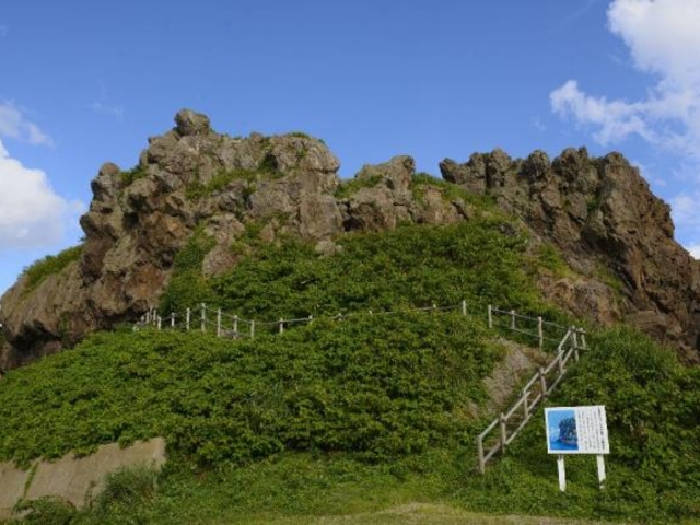 館岩