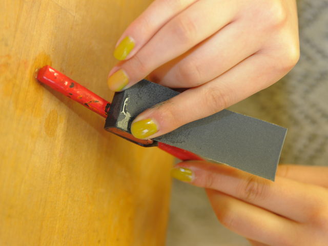 津軽塗(つがるぬり)箸の研ぎ出し_津軽伝承工芸館