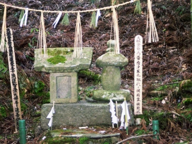 菅秀才精霊塔の写真1