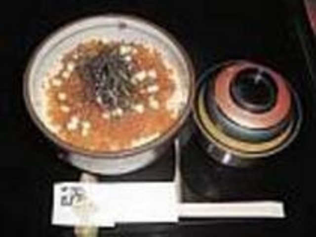 秋シャケ使用『いくら丼』(9月〜11月)_お料理 松山