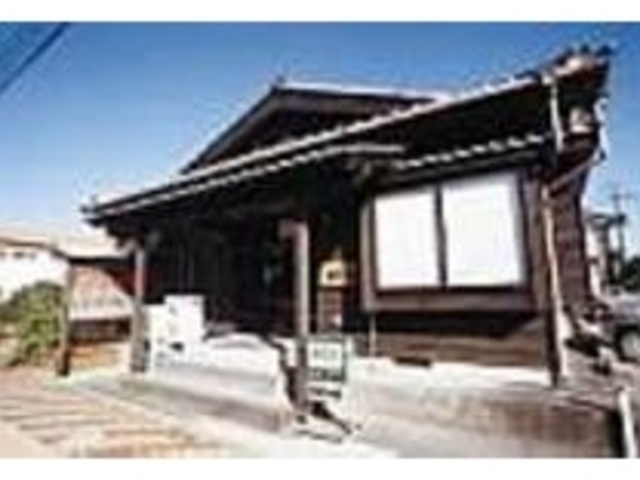 県道沿いにあるオシャレな木造りの建物_かぼちゃ家