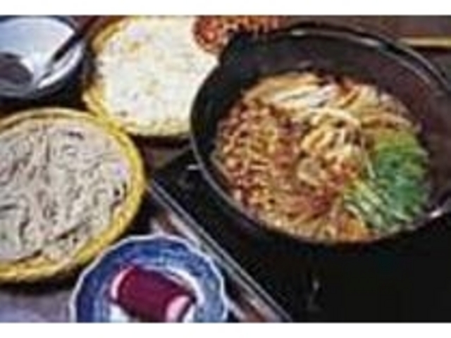 具がたっぷりで栄養も満点の『おにかけ』_信州戸隠手打そば 佐助