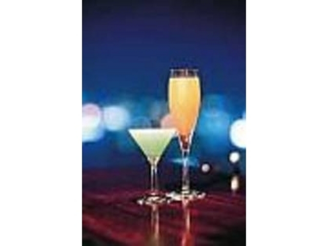 おいしいカクテルと夜景が同時に楽しめる_BAR Voir