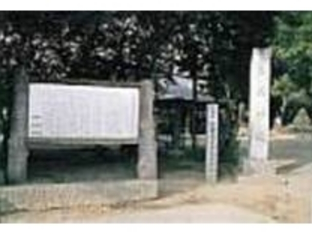 境内にある挙兵伝説を今に伝える記念碑_生品神社