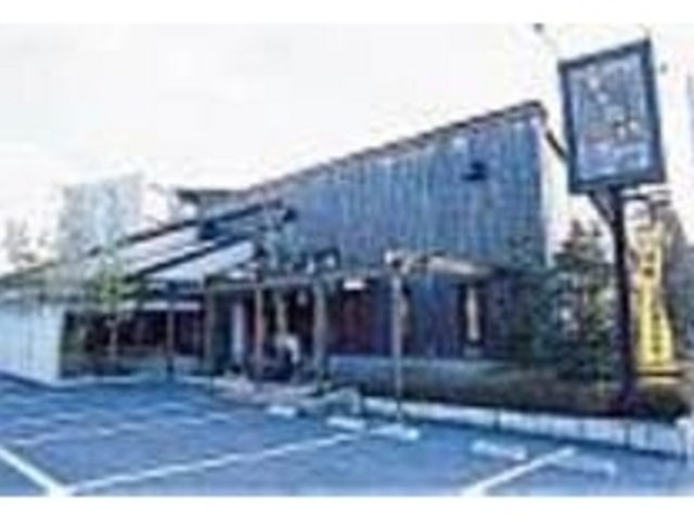 つい足を止めてしまいそうなモダンな店構え_串屋 長右衛門