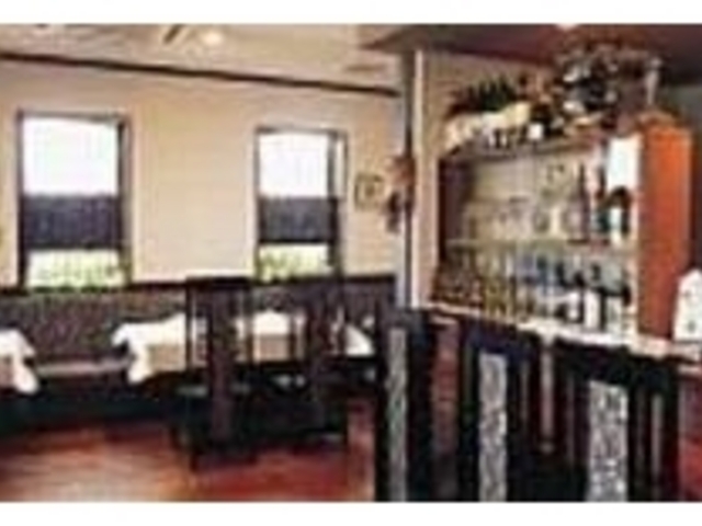 パーティなども受け付けてくれる広いお店_レストラン モリエール