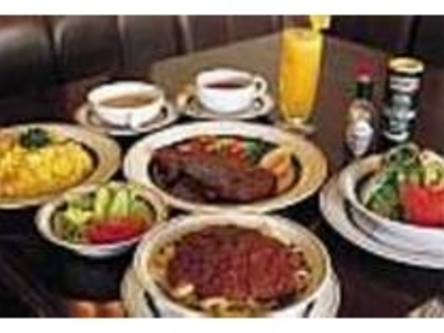 軽食はもちろん、本格的なステーキまで_Green Park