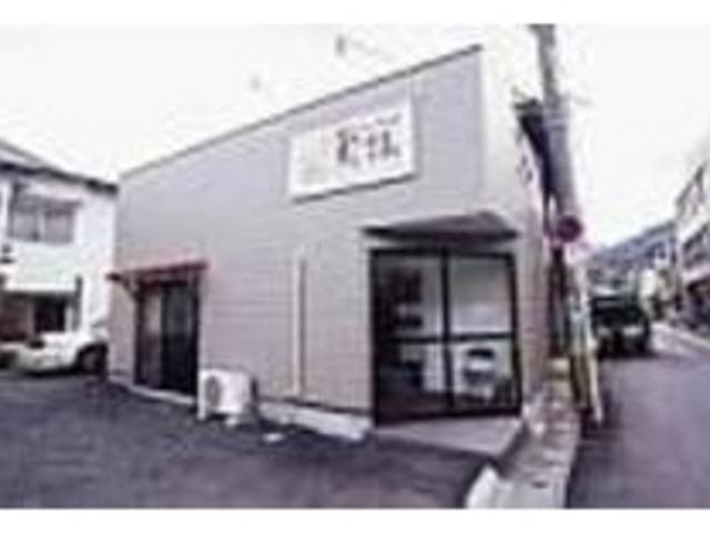 入口がわかりづらいので見逃さないように!_パン屋福禄
