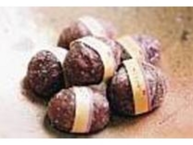 代表銘菓の『栗阿彌』は上品な甘さの栗納豆_若菜屋