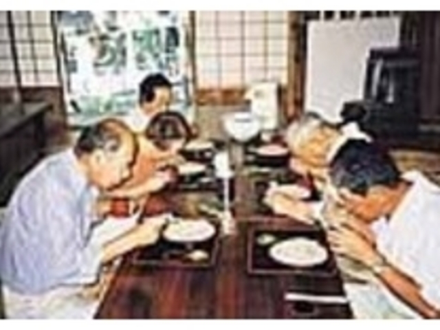 打ちたてのそばは、その場で味わえる_そば打ち体験施設