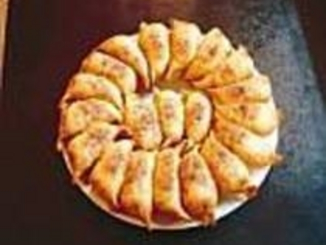1皿にこのボリュームの餃子はうれしい_餃子の店 山女