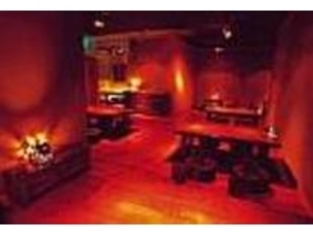 落着いた店内では懐石とJazzが楽しめる_J.CUISINE TOBIRA