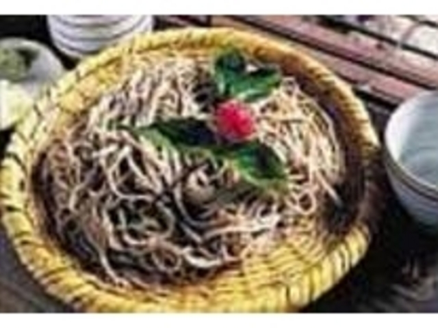 しっかりとした歯ごたえの『ざるそば』_そば処 どうひら