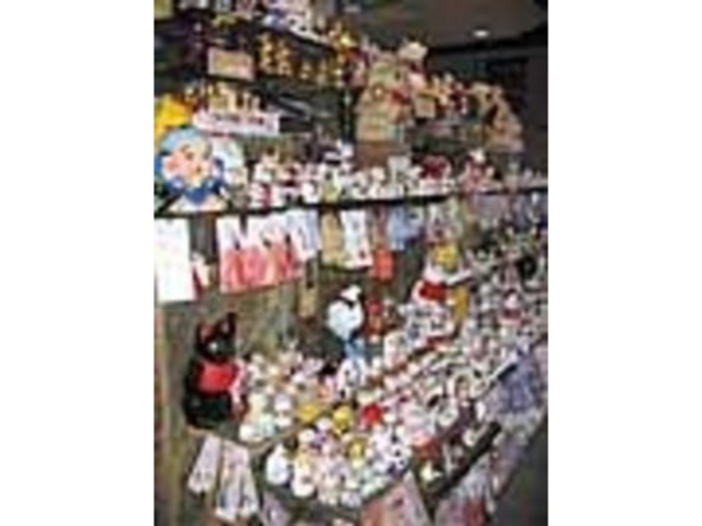 35000体の招き猫を展示即売_Le どらねこ