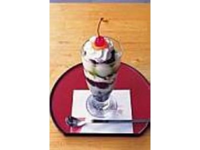 『抹茶パフェ』は女性に人気の一品_甘味処 餡庵